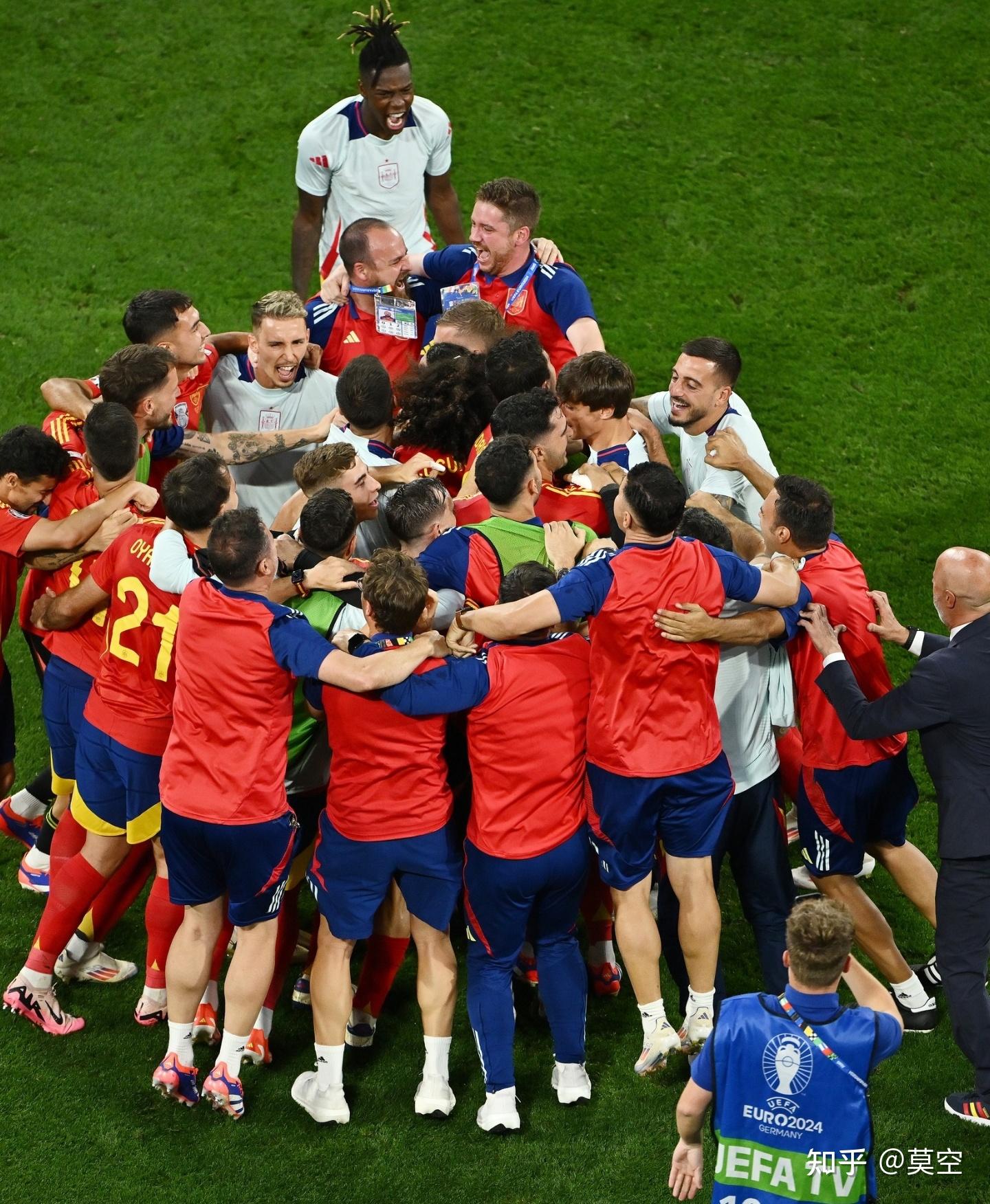 实力相接,呈现出一场足球盛宴 实力相接,呈现出一场足球盛宴