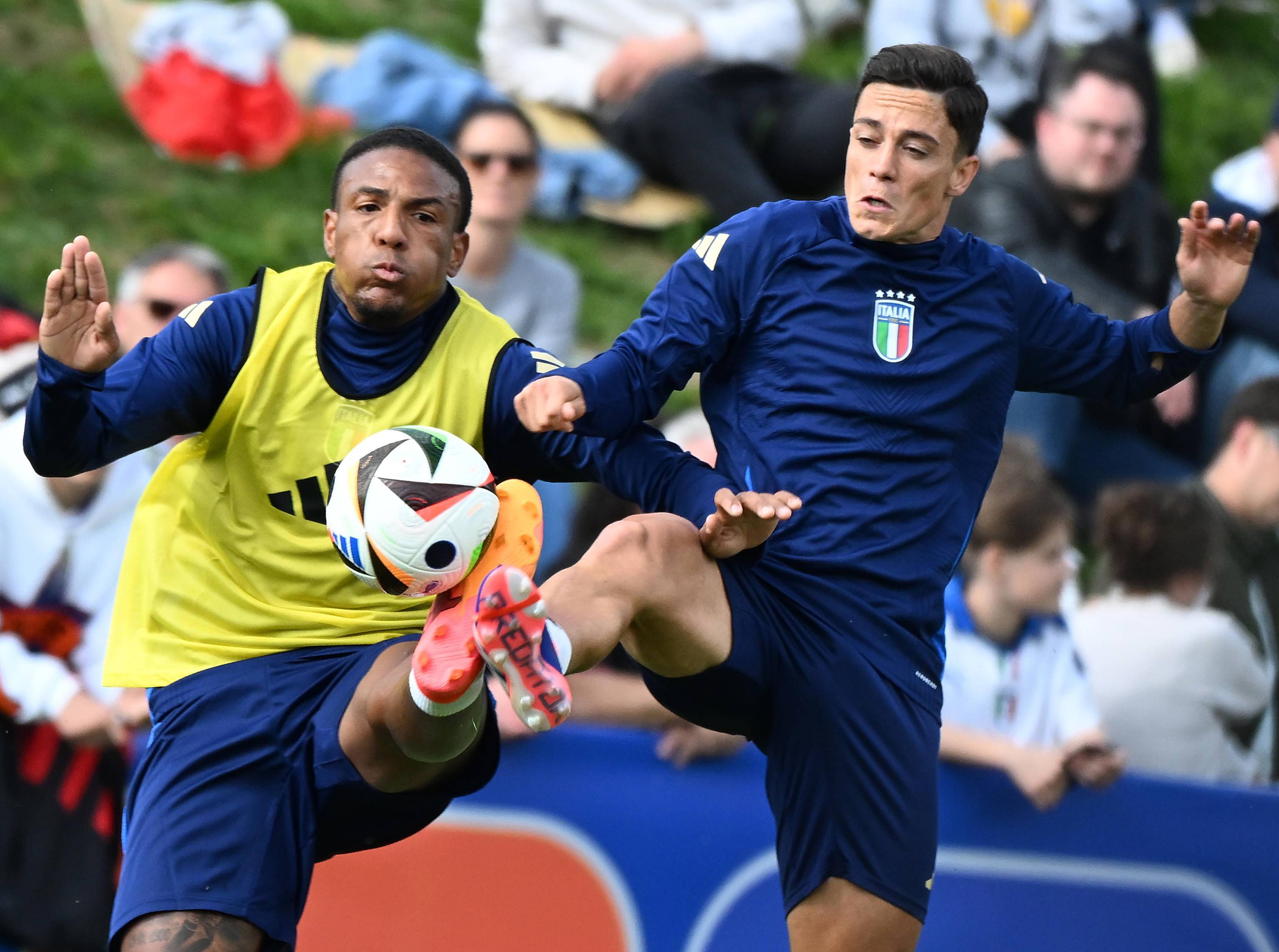 aoa体育体育网页版-关于意大利足球联赛激战频发，精彩纷呈的信息