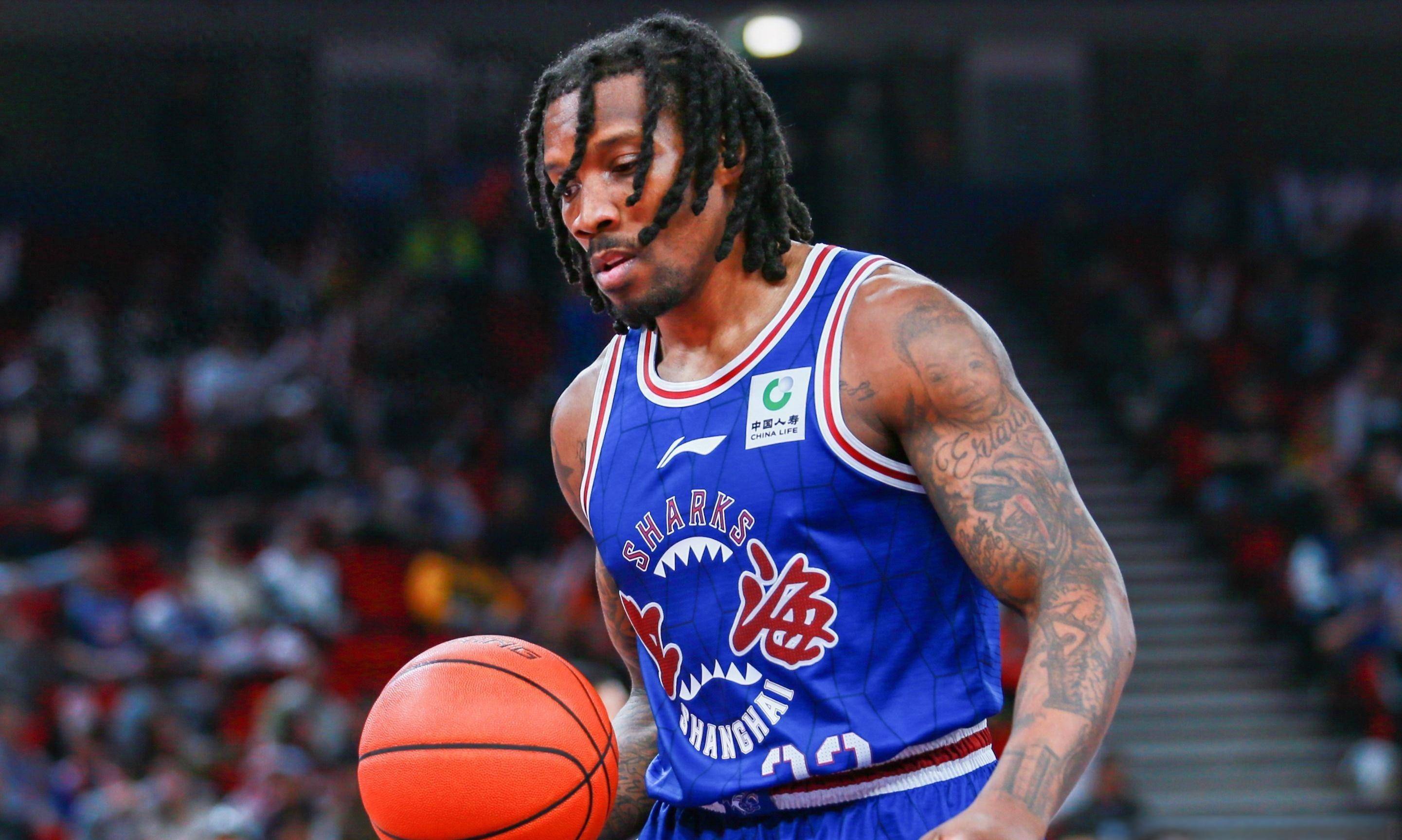 aoa体育体育网站-精彩的比赛极富看点，球员们表现令人眼前一亮