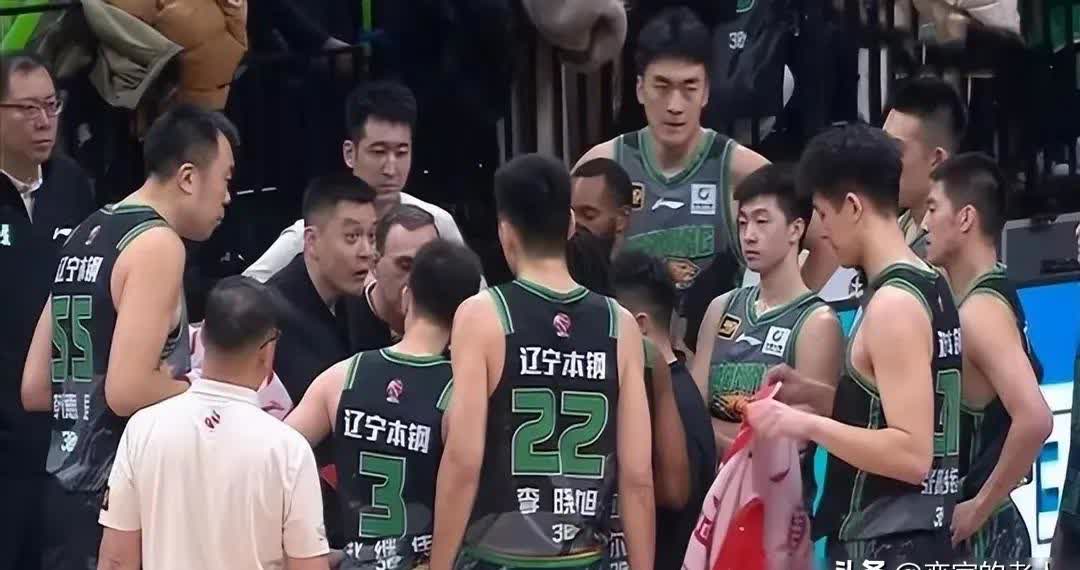 aoa体育体育直播-包含辽宁队紧咬对手，最终赢得一场胜利的词条