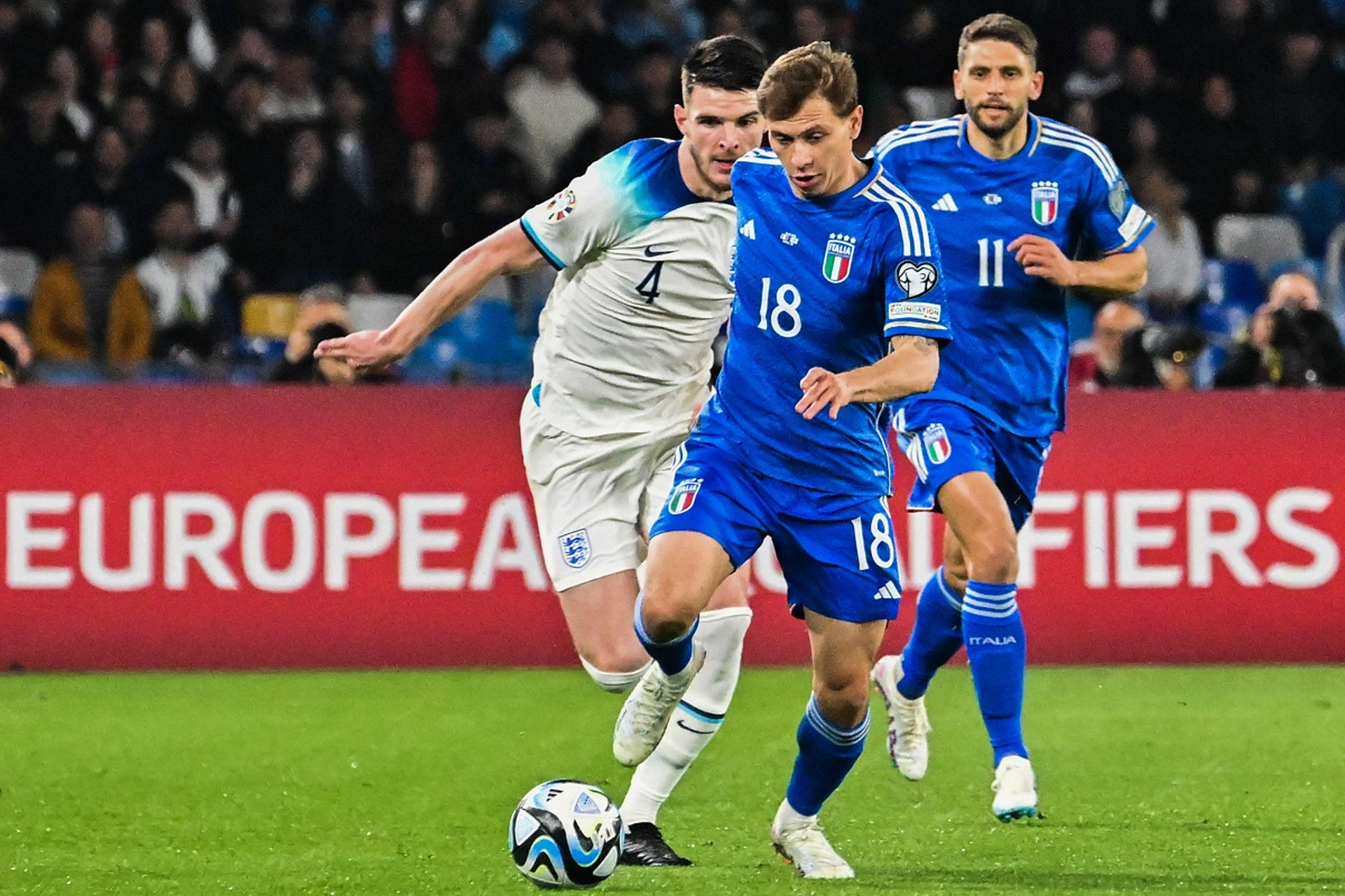 瑞典惨败荷兰,欧预赛小组形势严峻 瑞典惨败荷兰,欧预赛小组形势严峻