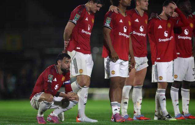 aoa体育体育中国官网-包含欧洲足球赛事掀起高潮，英雄赛场展风采的词条