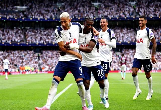 包含热刺主场被切尔西绝杀，榜首位置不稳的词条