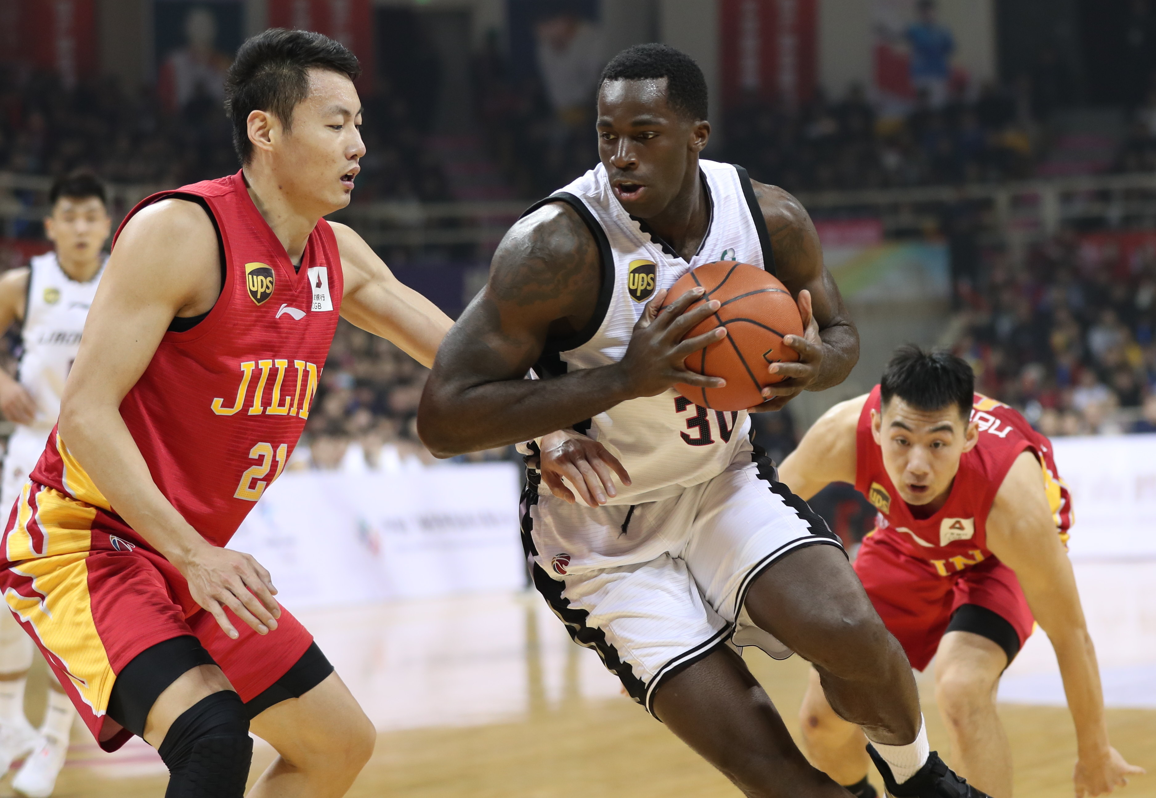 破天荒!史无前例的比赛展现激烈对抗的简单介绍 破天荒!史无前例的比赛展现激烈对抗的简单介绍