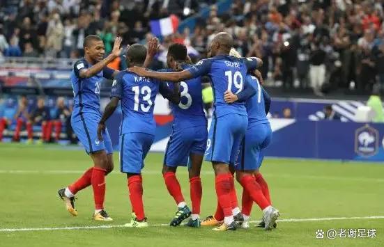 国际足球赛场上发生惊险一幕,球队实力对决 国际足球赛场上发生惊险一幕,球队实力对决