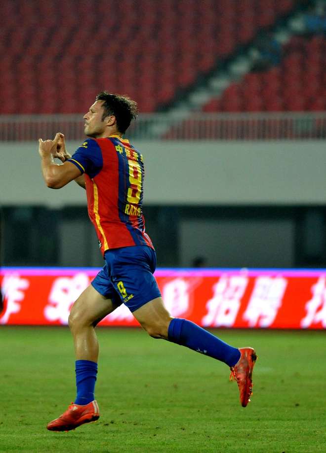 包含广州富力主场击败武汉卓尔,努力保持不败的词条 包含广州富力主场击败武汉卓尔,努力保持不败的词条