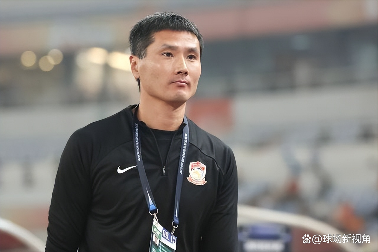 aoa体育体育app下载-青岛队联赛表现稳健，争夺前四有望