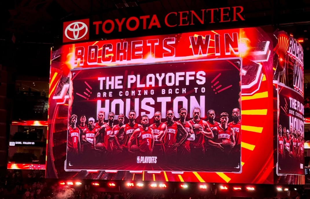 爵士胜火箭,取得四连胜 爵士胜火箭,取得四连胜