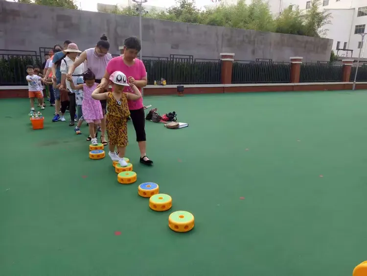 不来梅球队不甘示弱,争分夺秒 不来梅球队不甘示弱,争分夺秒