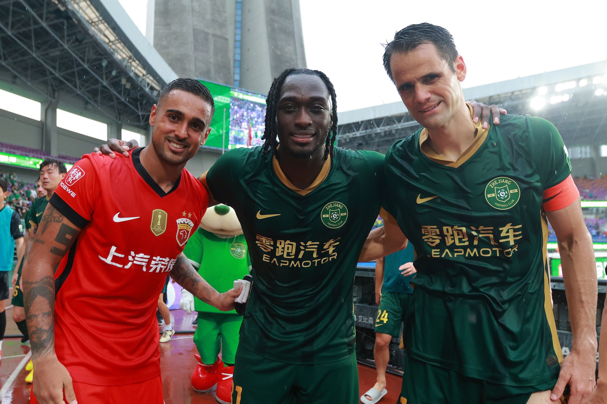 杭州绿城队员表现出色,帮助球队获得胜利的简单介绍 杭州绿城队员表现出色,帮助球队获得胜利的简单介绍