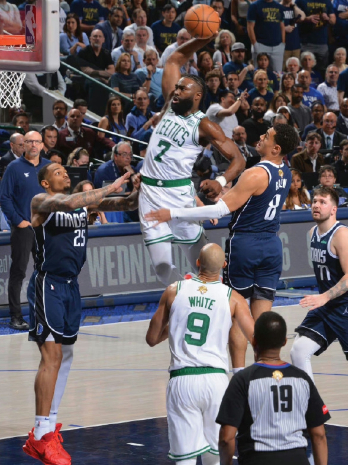 凯尔特人战胜爵士,团队篮球全面发力 凯尔特人战胜爵士,团队篮球全面发力