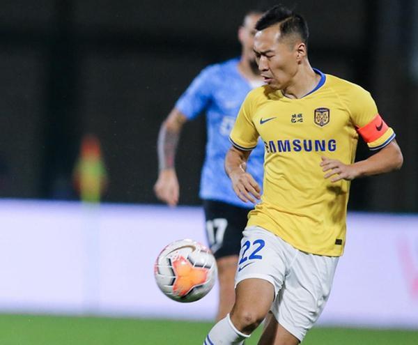 苏宁主场战平富力,保持不败纪录 苏宁主场战平富力,保持不败纪录